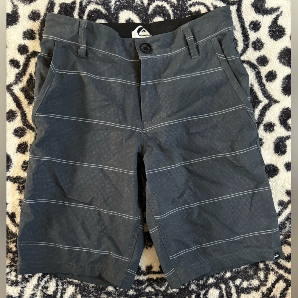 Boys Quiksilver Shorts 🌵24”